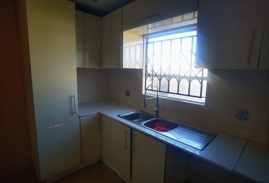2 Bedroom Property for Sale in Crystal Park Gauteng