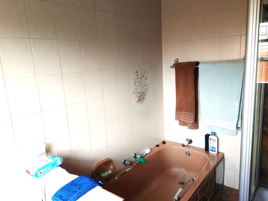 4 Bedroom Property for Sale in Amandasig Gauteng