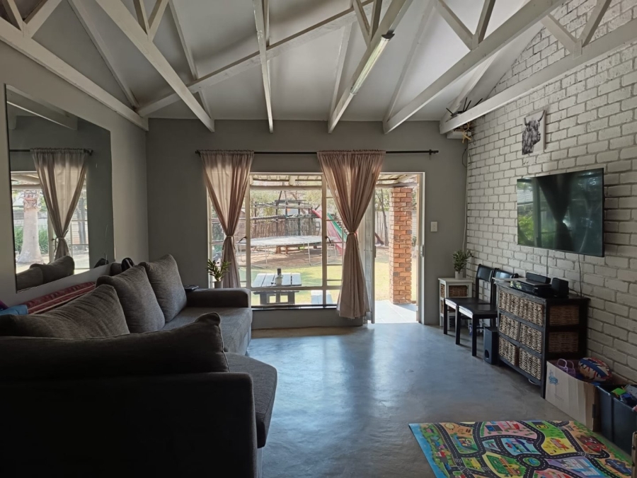 3 Bedroom Property for Sale in Rooihuiskraal Gauteng
