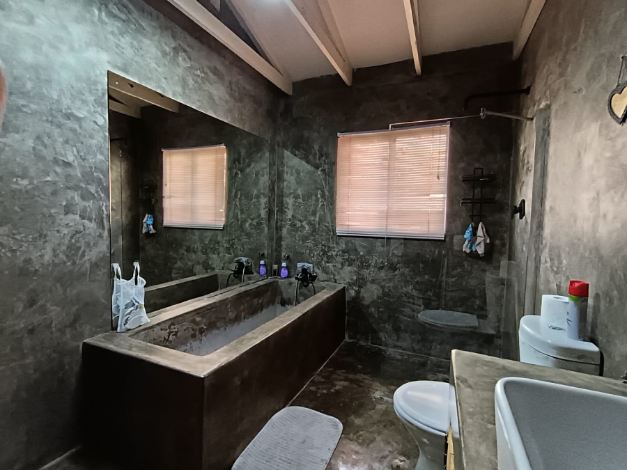 3 Bedroom Property for Sale in Rooihuiskraal Gauteng