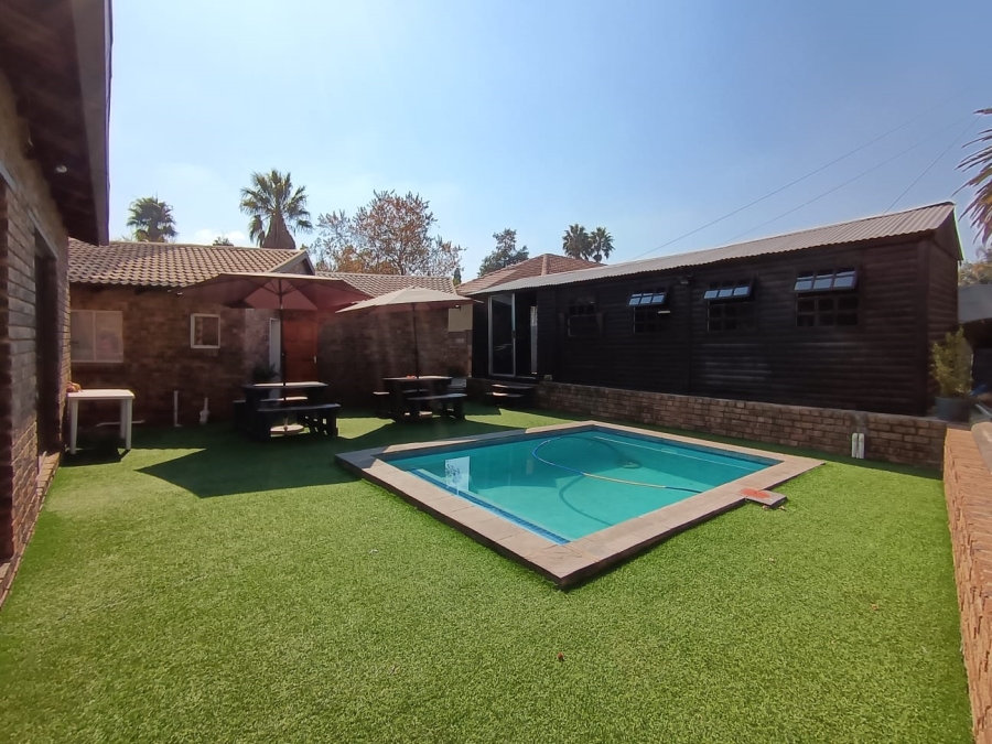 3 Bedroom Property for Sale in Rooihuiskraal Gauteng