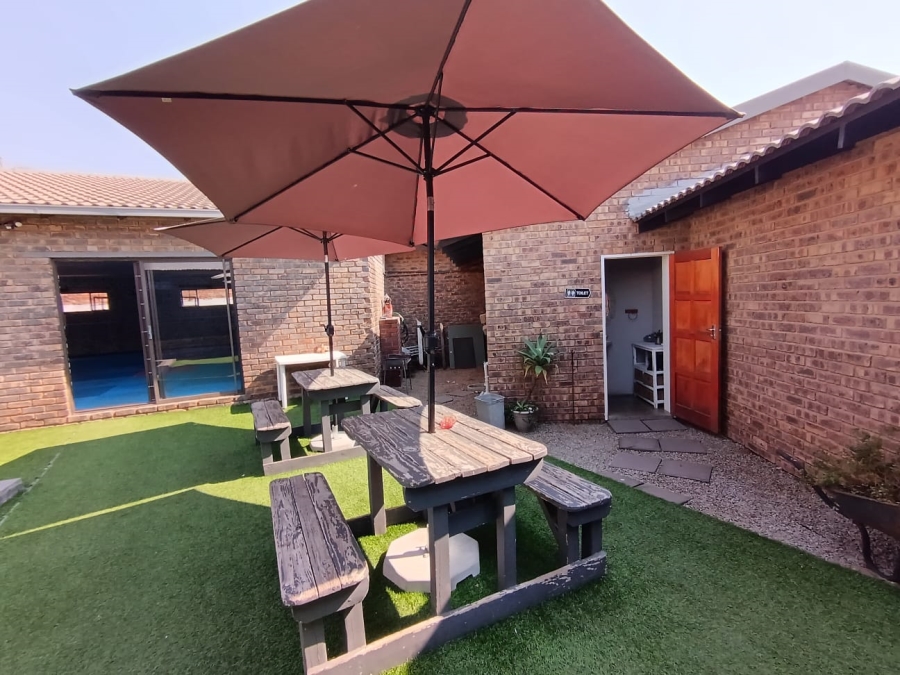 3 Bedroom Property for Sale in Rooihuiskraal Gauteng