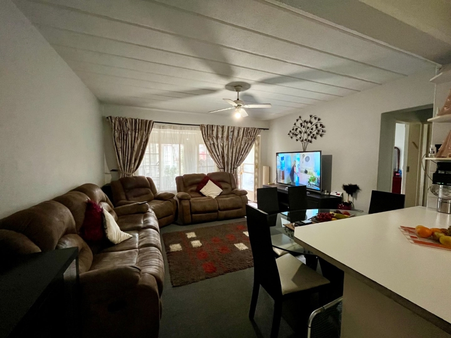 2 Bedroom Property for Sale in Paulshof Gauteng