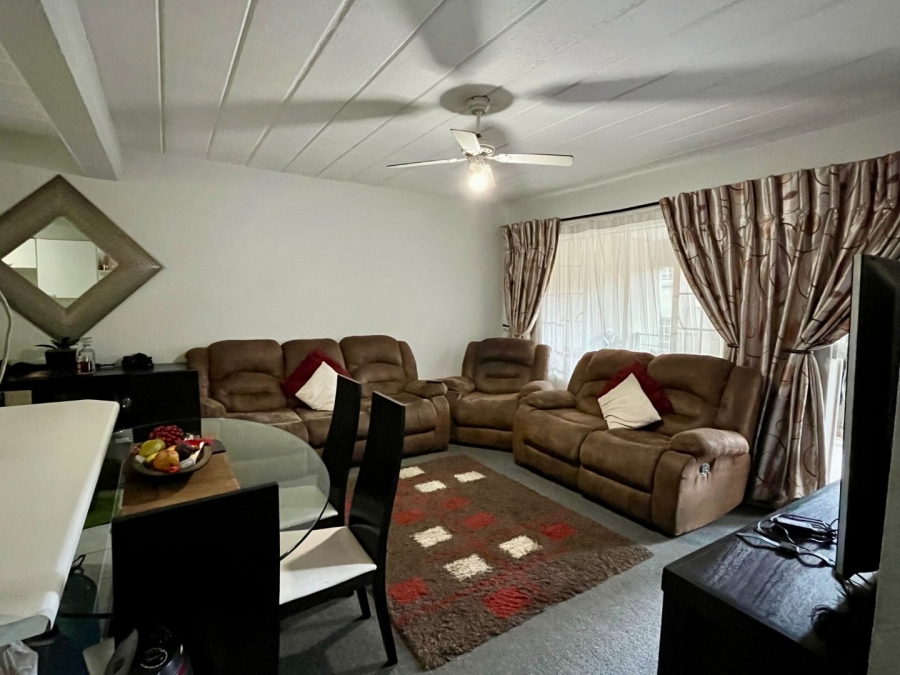 2 Bedroom Property for Sale in Paulshof Gauteng