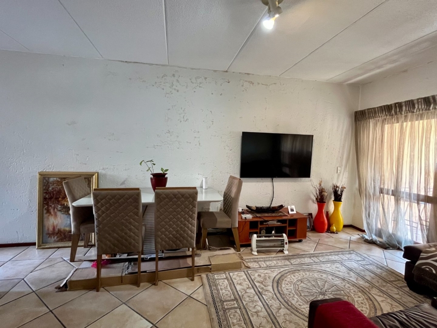 2 Bedroom Property for Sale in Paulshof Gauteng