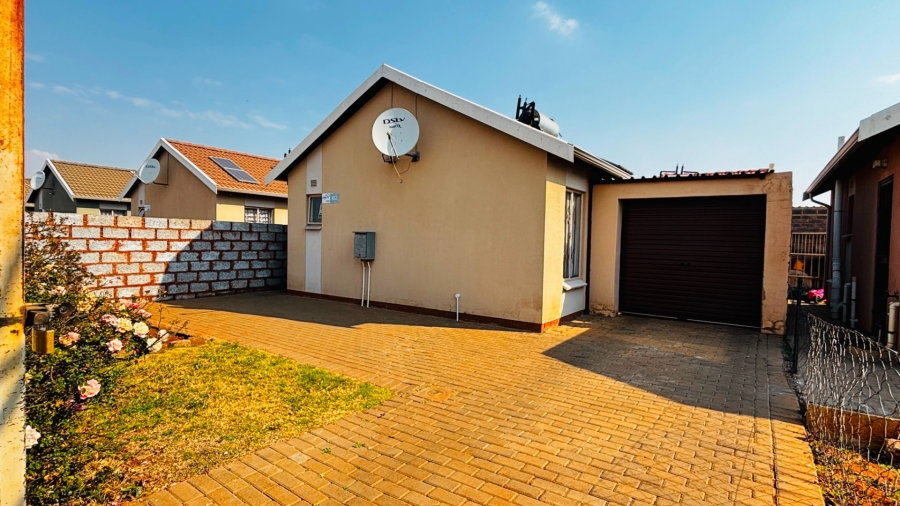 2 Bedroom Property for Sale in Sky City Gauteng