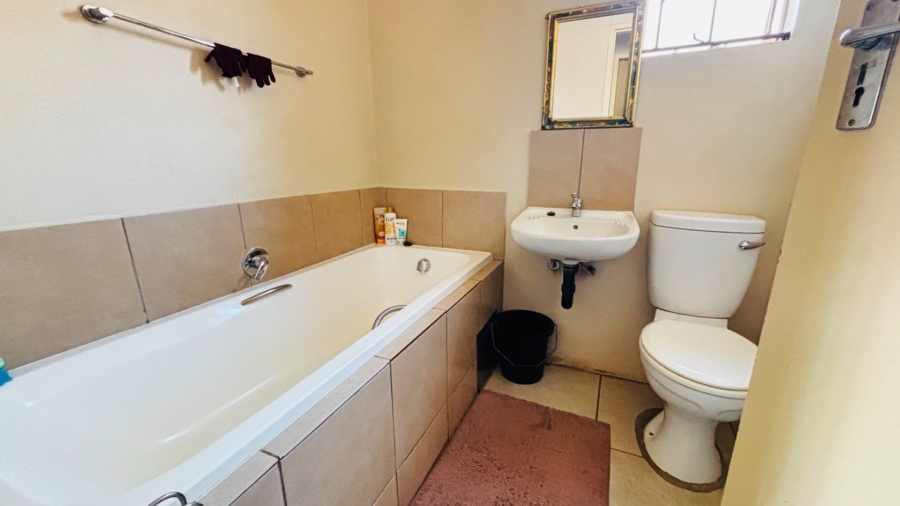 2 Bedroom Property for Sale in Sky City Gauteng