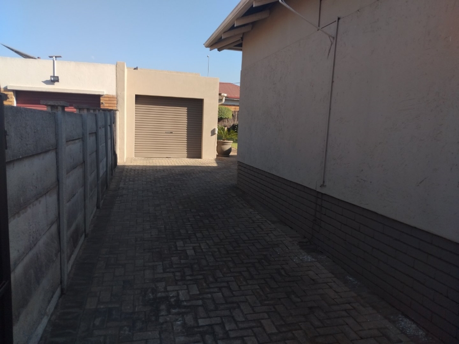 3 Bedroom Property for Sale in Homestead Gauteng