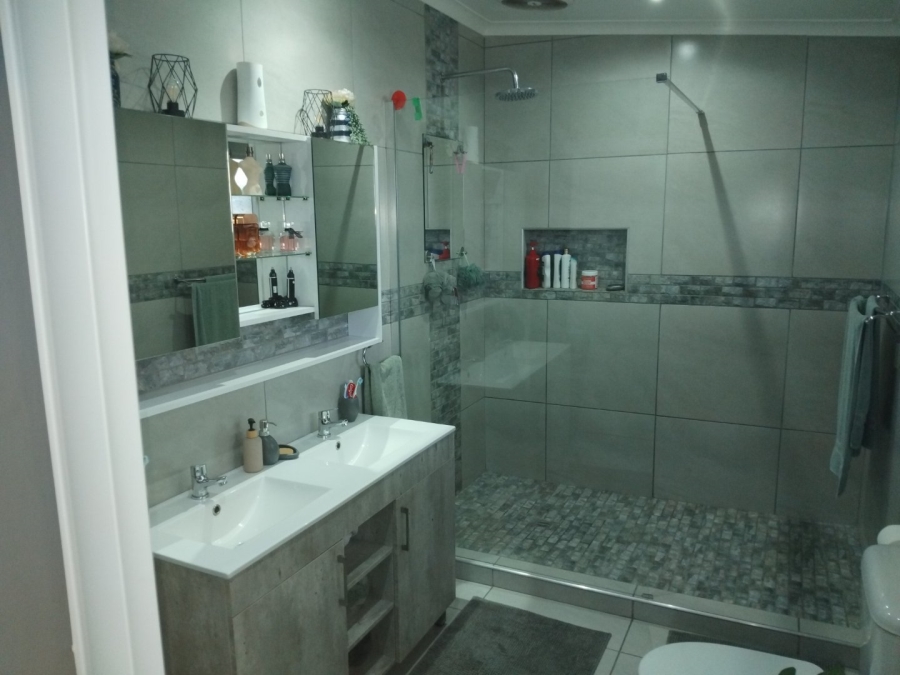 3 Bedroom Property for Sale in Homestead Gauteng