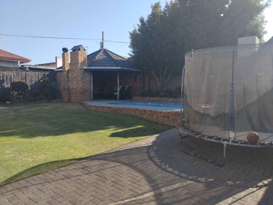 3 Bedroom Property for Sale in Homestead Gauteng