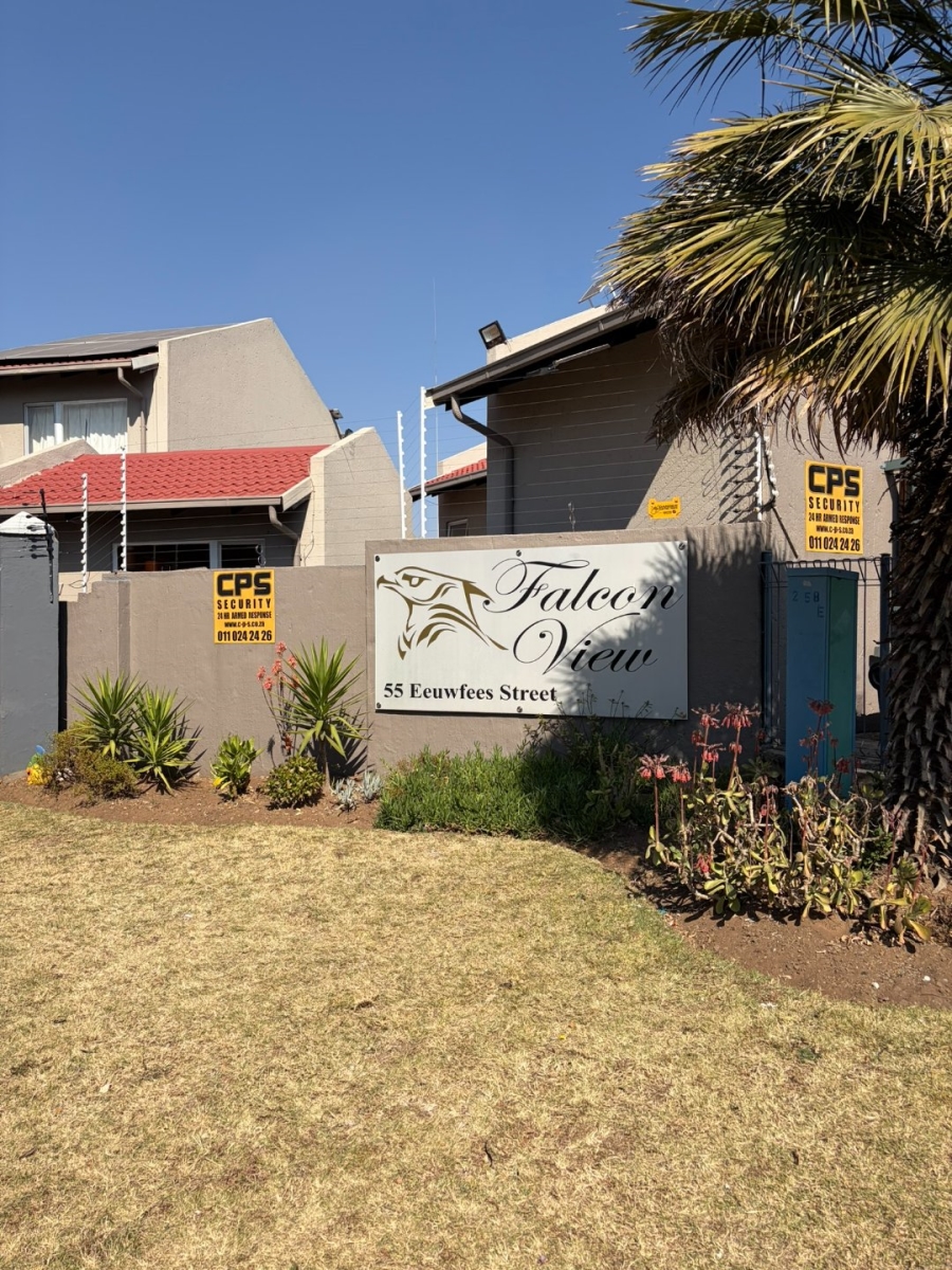 2 Bedroom Property for Sale in South Crest Gauteng