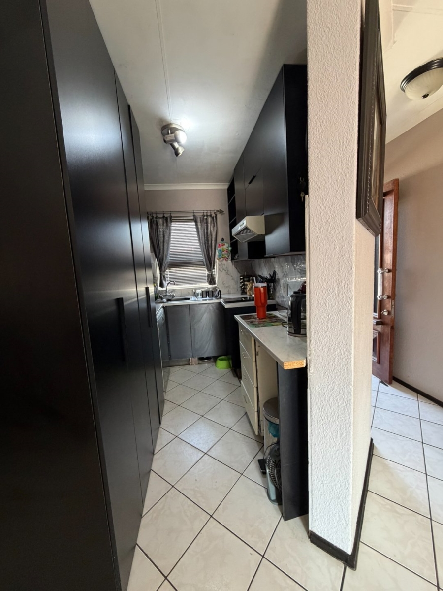 2 Bedroom Property for Sale in South Crest Gauteng