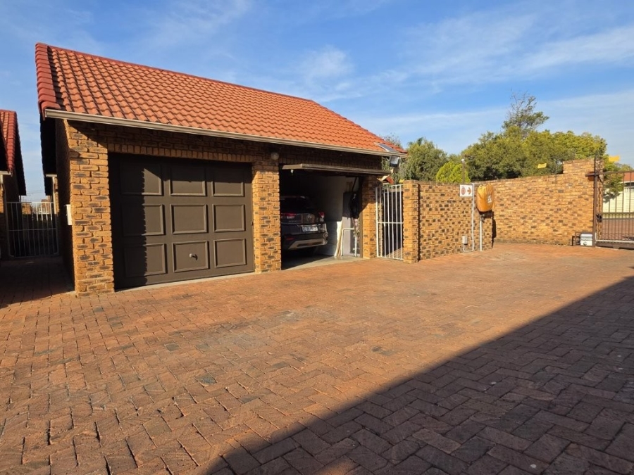 3 Bedroom Property for Sale in Randhart Gauteng