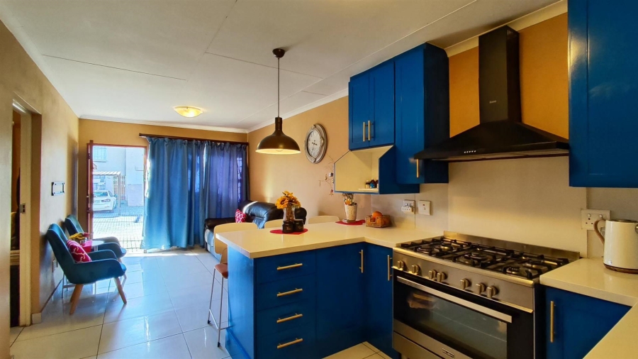 3 Bedroom Property for Sale in Albertsdal Gauteng