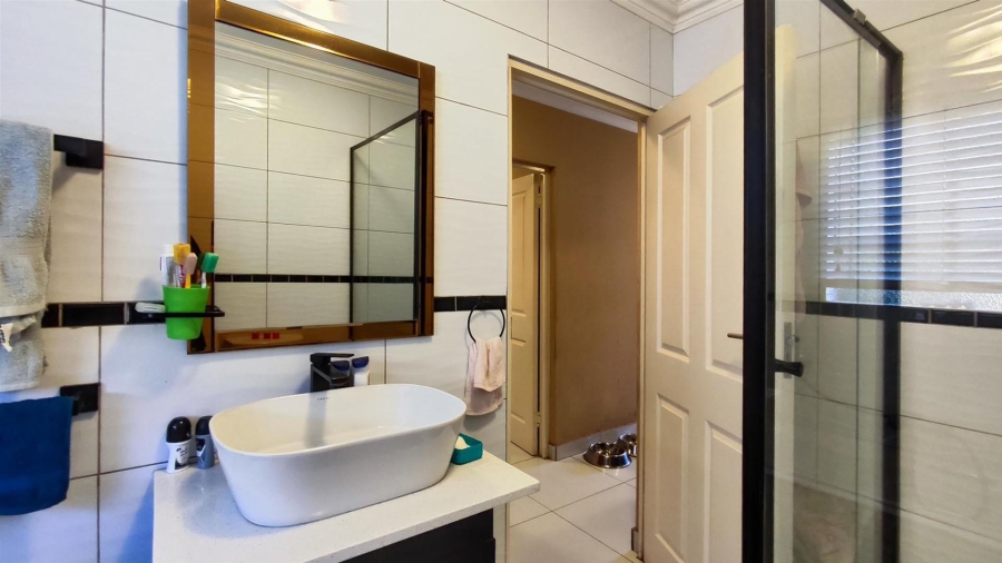 3 Bedroom Property for Sale in Albertsdal Gauteng