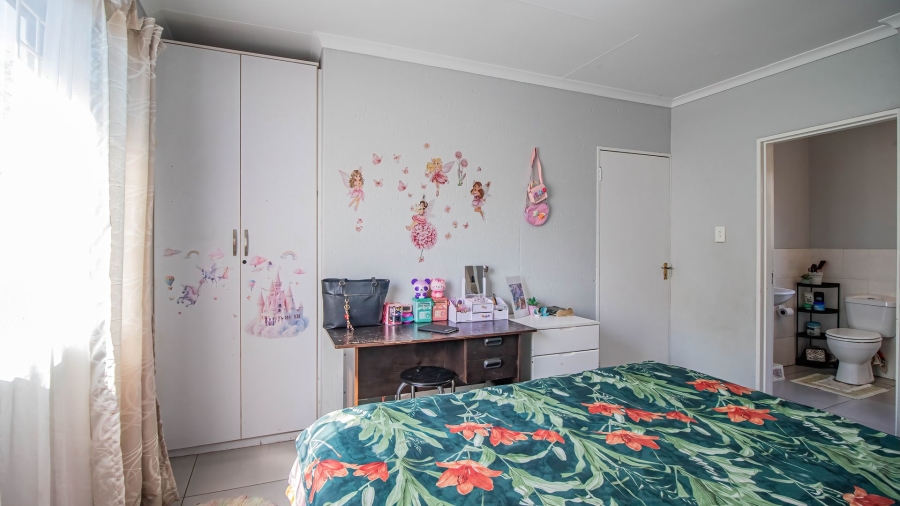 2 Bedroom Property for Sale in Greenstone Hill Gauteng