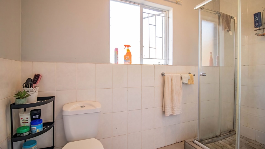 2 Bedroom Property for Sale in Greenstone Hill Gauteng