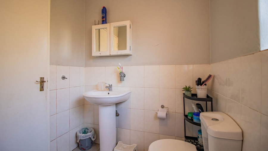 2 Bedroom Property for Sale in Greenstone Hill Gauteng