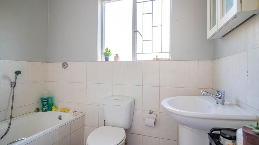 2 Bedroom Property for Sale in Greenstone Hill Gauteng