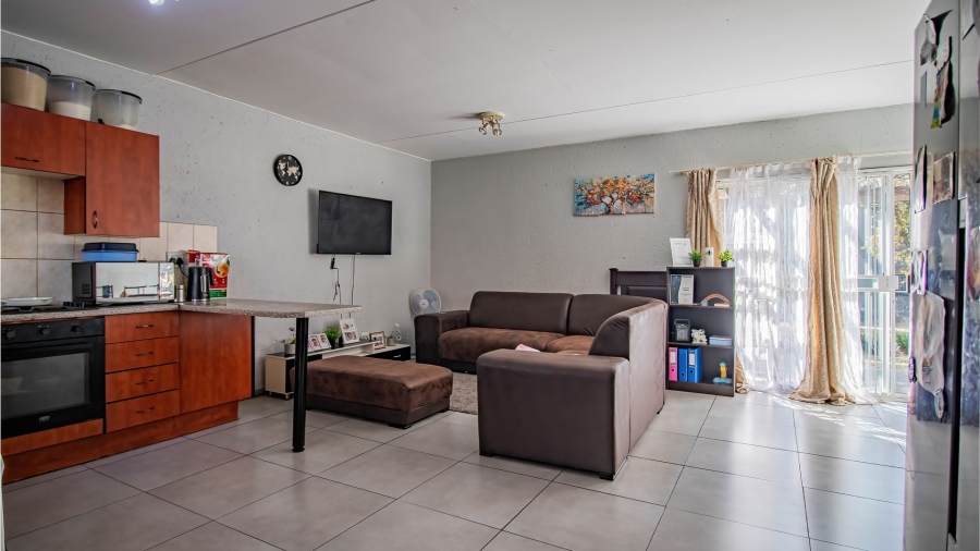 2 Bedroom Property for Sale in Greenstone Hill Gauteng
