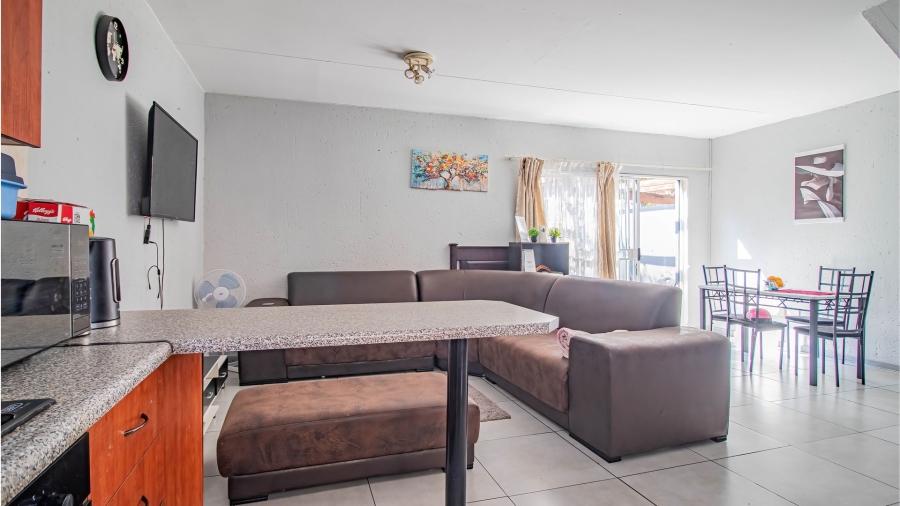 2 Bedroom Property for Sale in Greenstone Hill Gauteng