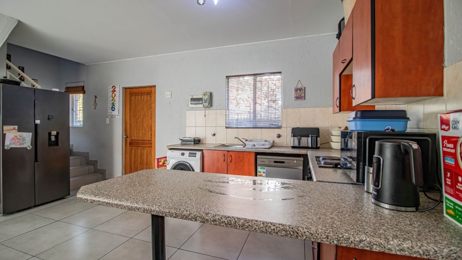 2 Bedroom Property for Sale in Greenstone Hill Gauteng