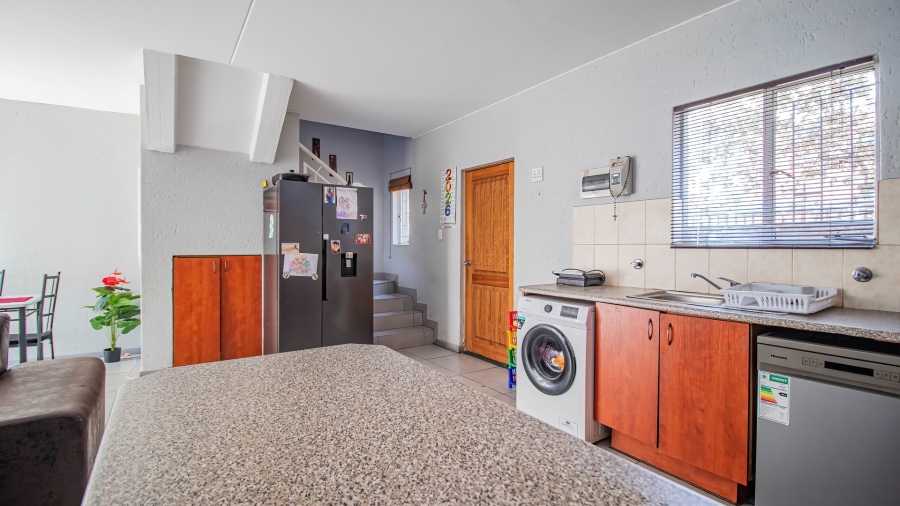 2 Bedroom Property for Sale in Greenstone Hill Gauteng
