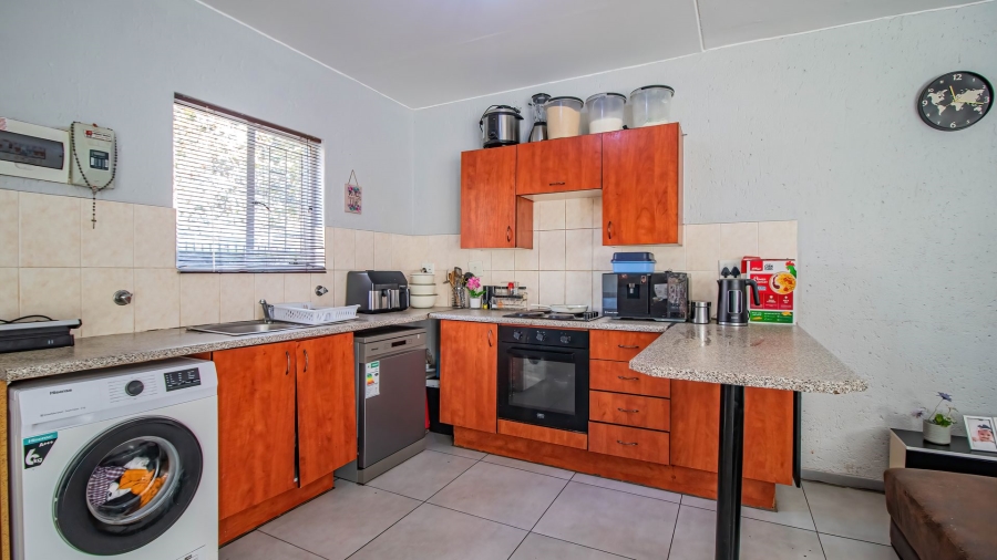 2 Bedroom Property for Sale in Greenstone Hill Gauteng