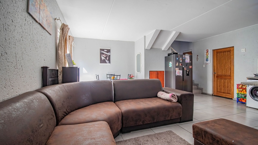 2 Bedroom Property for Sale in Greenstone Hill Gauteng