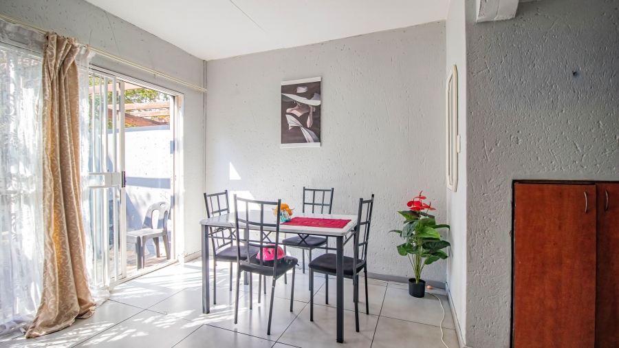 2 Bedroom Property for Sale in Greenstone Hill Gauteng