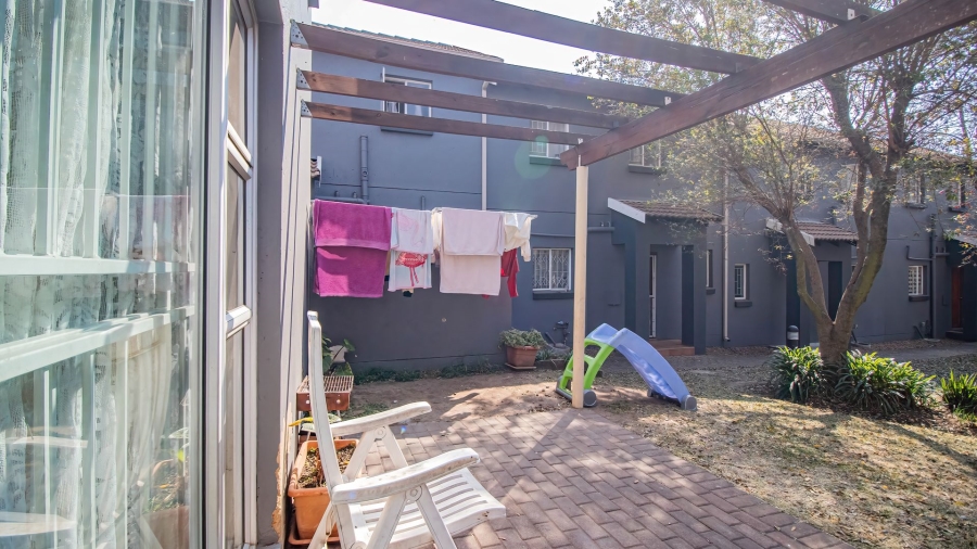 2 Bedroom Property for Sale in Greenstone Hill Gauteng