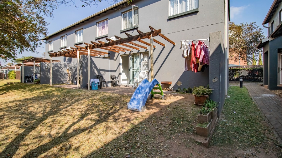 2 Bedroom Property for Sale in Greenstone Hill Gauteng
