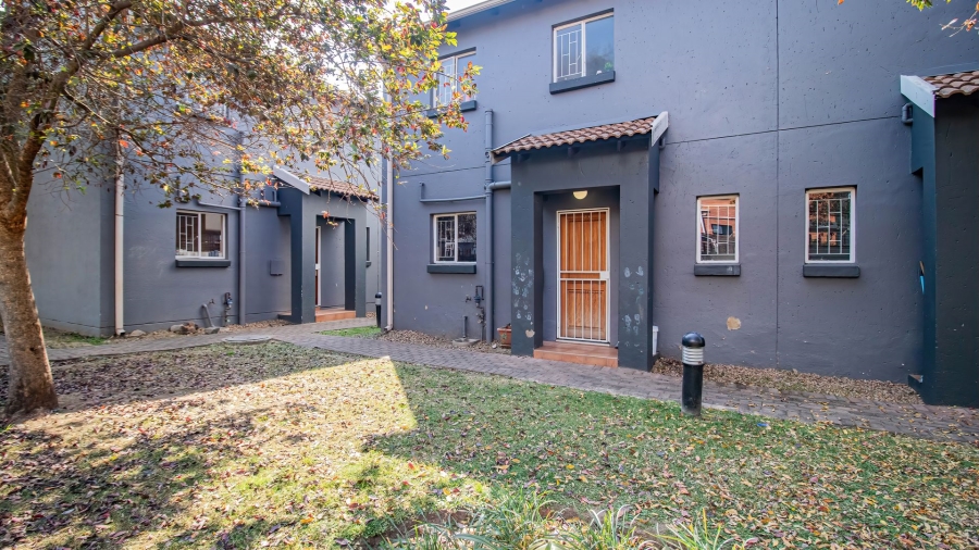 2 Bedroom Property for Sale in Greenstone Hill Gauteng
