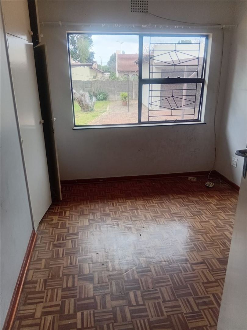 4 Bedroom Property for Sale in Esther Park Gauteng
