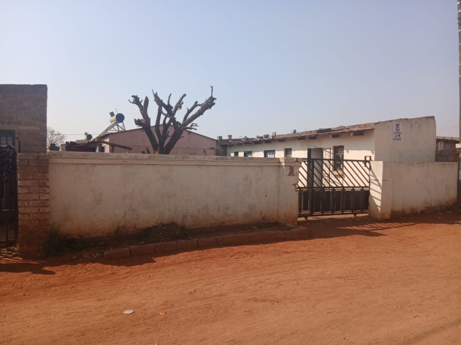 1 Bedroom Property for Sale in Rondebult Gauteng