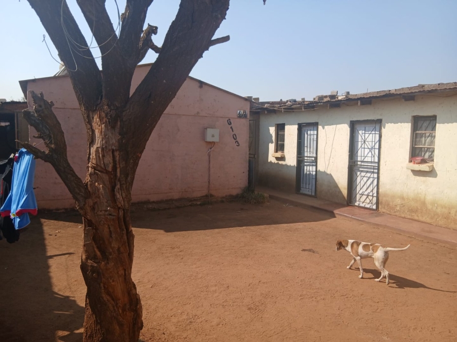 1 Bedroom Property for Sale in Rondebult Gauteng