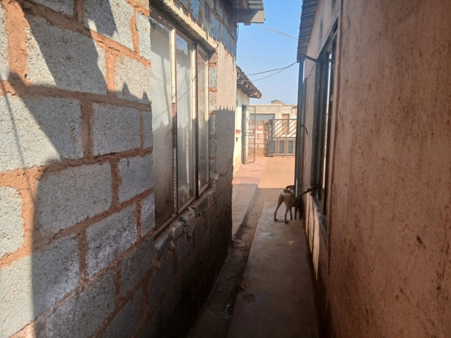 1 Bedroom Property for Sale in Rondebult Gauteng