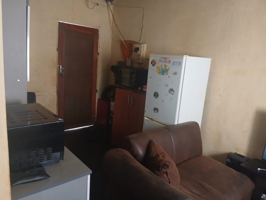 1 Bedroom Property for Sale in Rondebult Gauteng