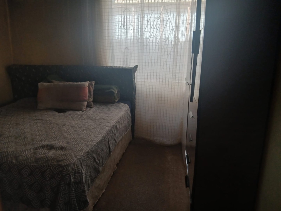 1 Bedroom Property for Sale in Rondebult Gauteng