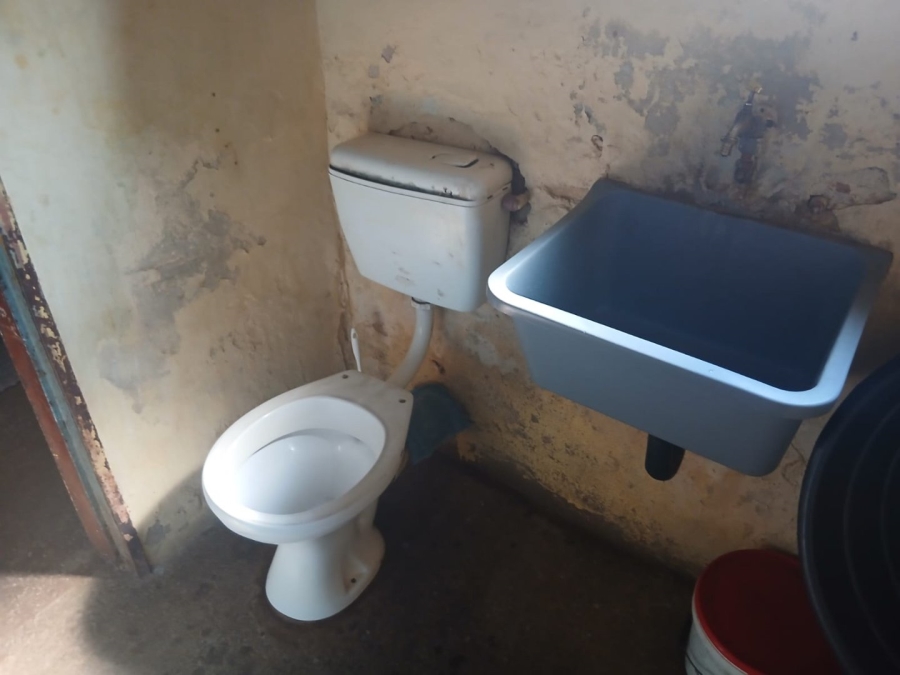 1 Bedroom Property for Sale in Rondebult Gauteng