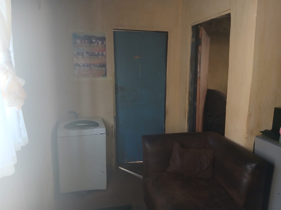 1 Bedroom Property for Sale in Rondebult Gauteng