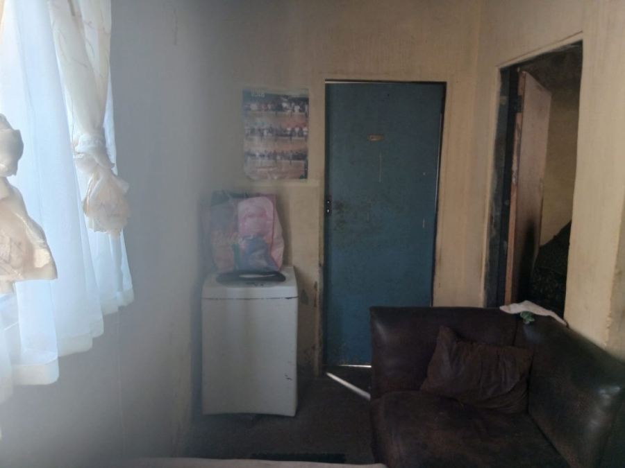 1 Bedroom Property for Sale in Rondebult Gauteng
