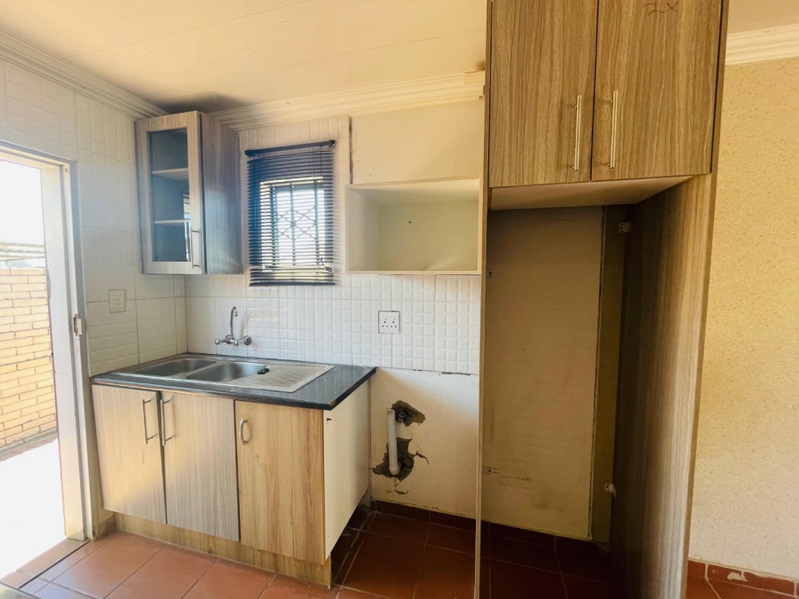 To Let 2 Bedroom Property for Rent in Savanna City Gauteng