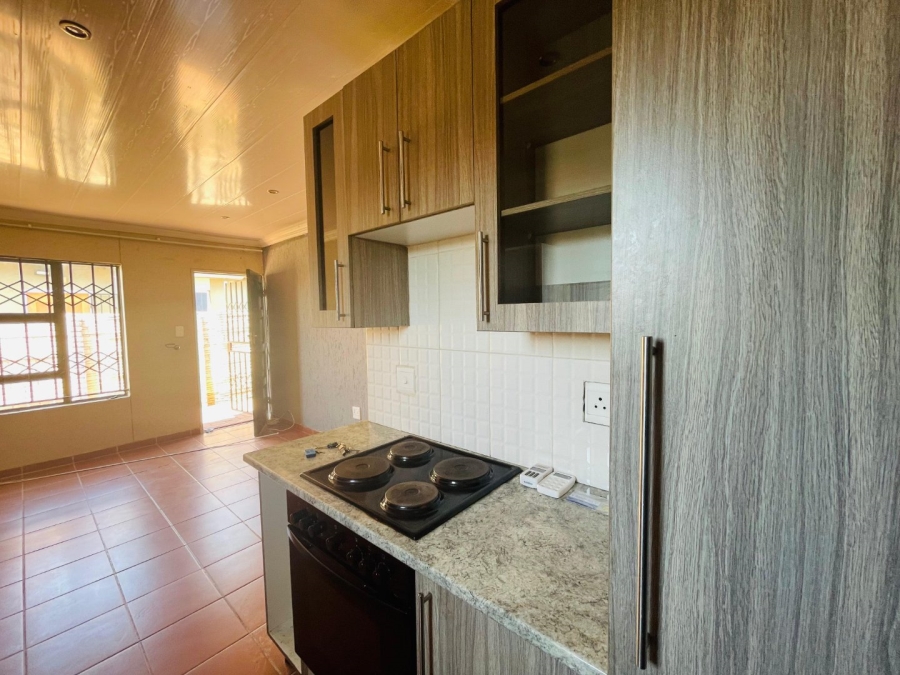 To Let 2 Bedroom Property for Rent in Savanna City Gauteng