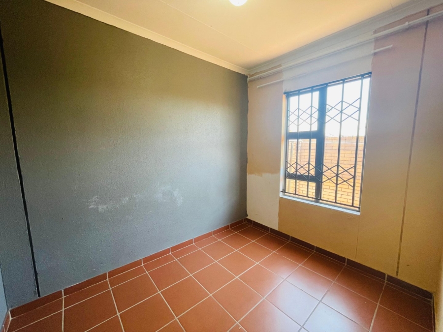 To Let 2 Bedroom Property for Rent in Savanna City Gauteng