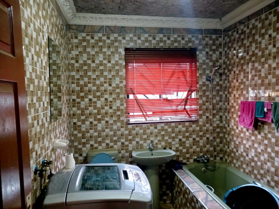  Bedroom Property for Sale in Kingsway Gauteng
