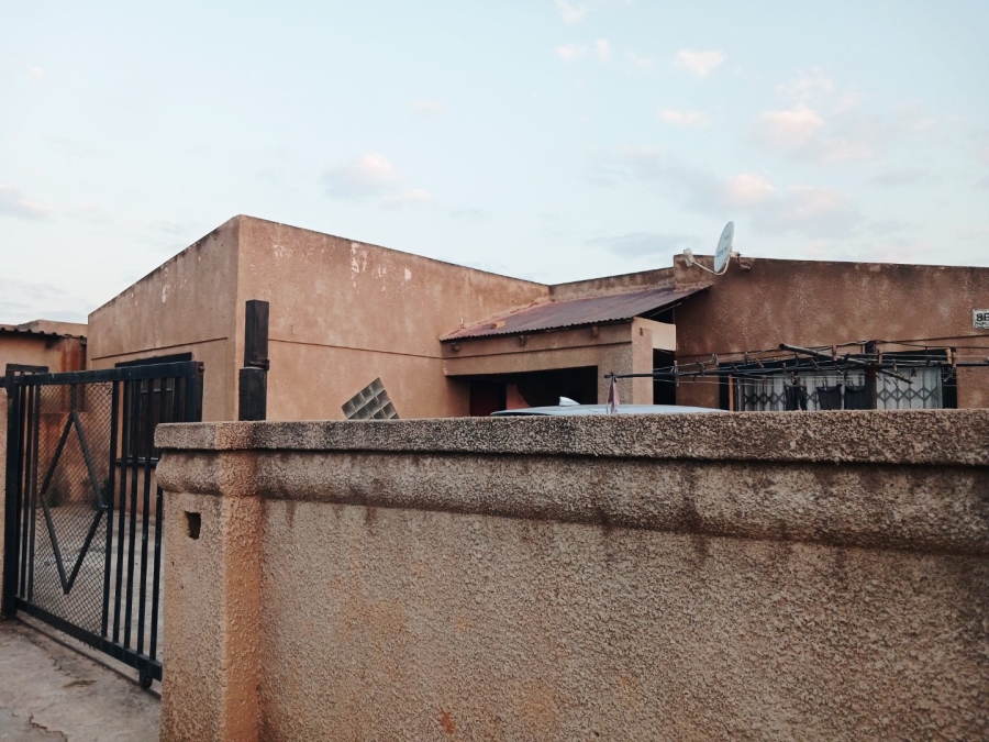  Bedroom Property for Sale in Kingsway Gauteng