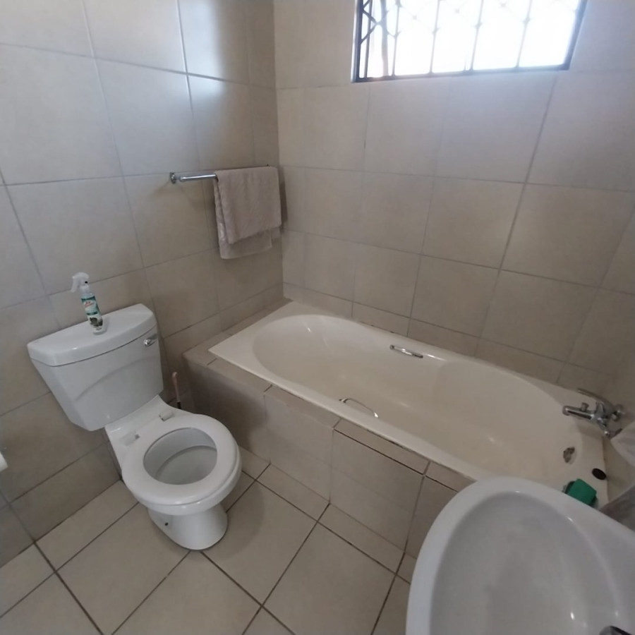 3 Bedroom Property for Sale in Brentwood Park AH Gauteng