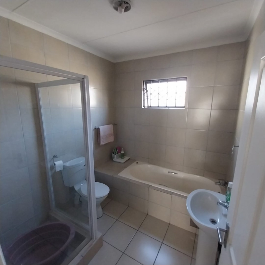 3 Bedroom Property for Sale in Brentwood Park AH Gauteng