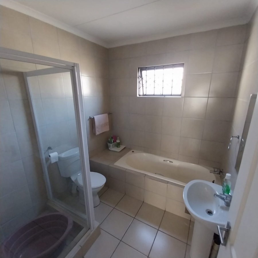 3 Bedroom Property for Sale in Brentwood Park AH Gauteng